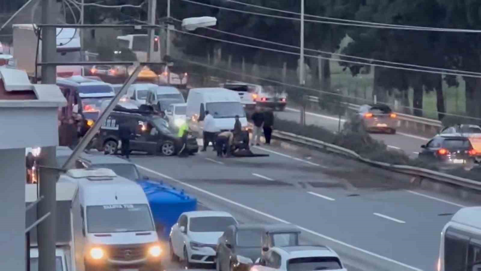 Yalovada Kontrolden Çıkan Hafif Ticari Araç Takla Attı: 2 Yaralı