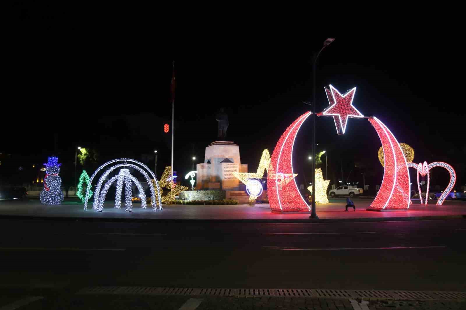 Yeni Yıl Süslemeleriyle Muğla Işıl Işıl