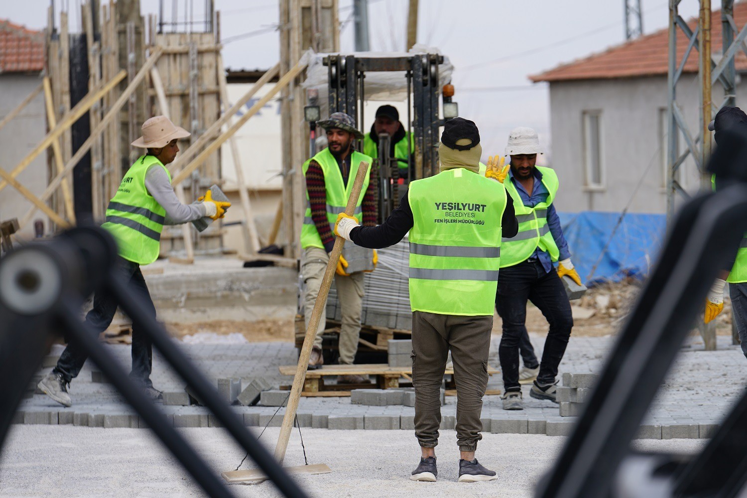 Yeşilyurt Belediyesi, Samanköyün Yollarını Baştan Aşağıya Yeniliyor