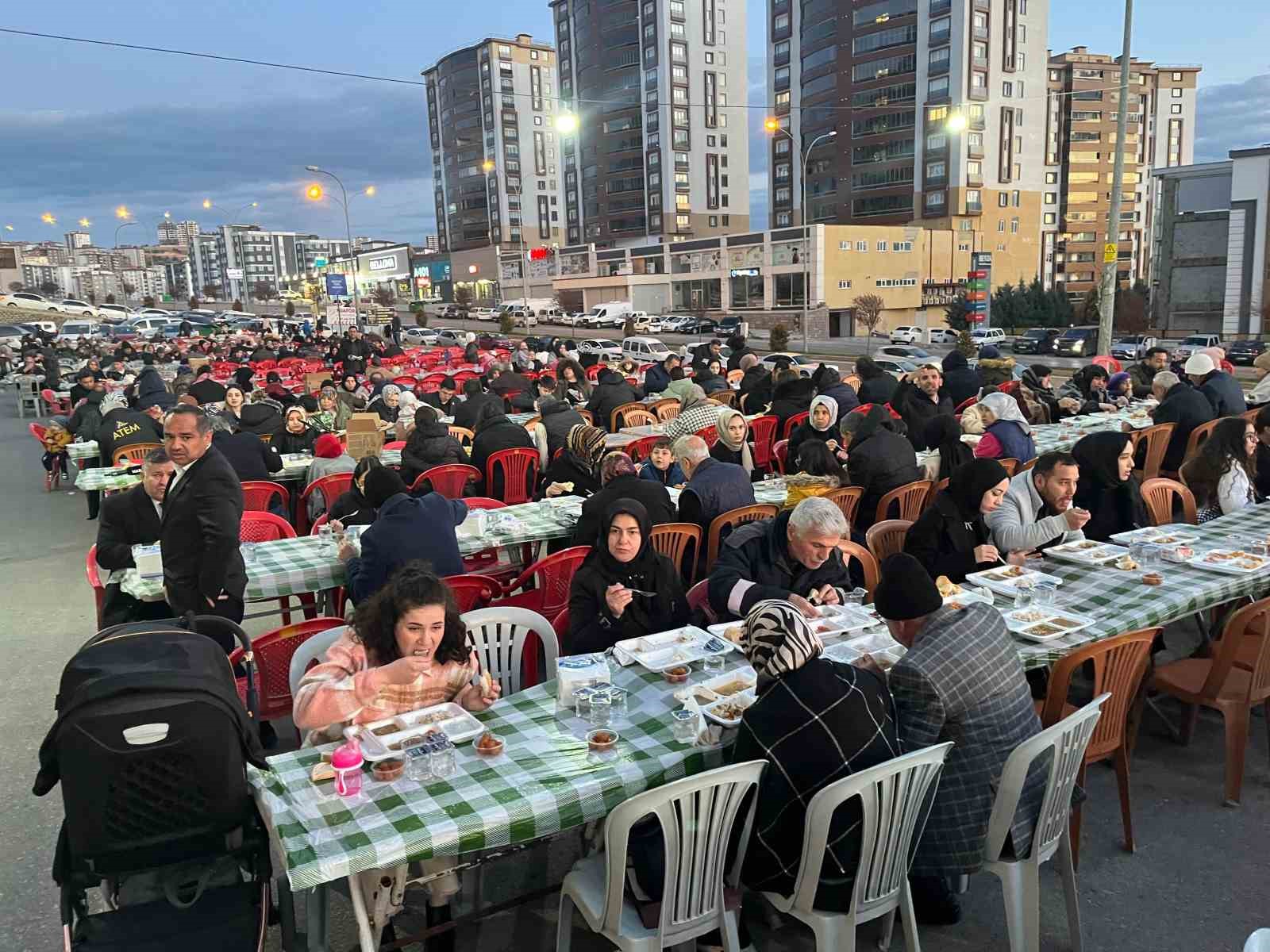 Yirmiikigün Mahallesinde 22Nci Ramazanın, 22Nci İftarı