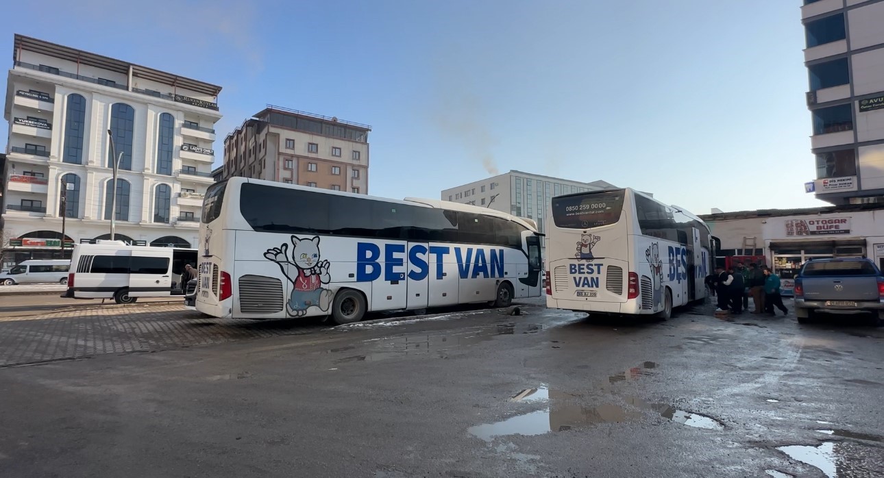 Yüksekovalı Vatandaşlardan Yeni Otogar Çağrısı