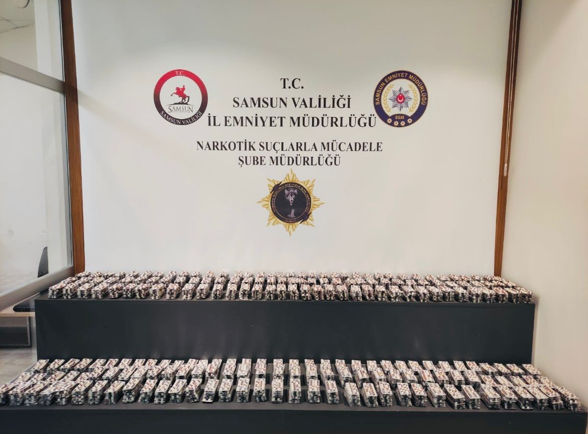 Yunus Polislerinden Kaçan Araçtan 39 Bin 88 Adet Uyuşturucu Hap Çıktı