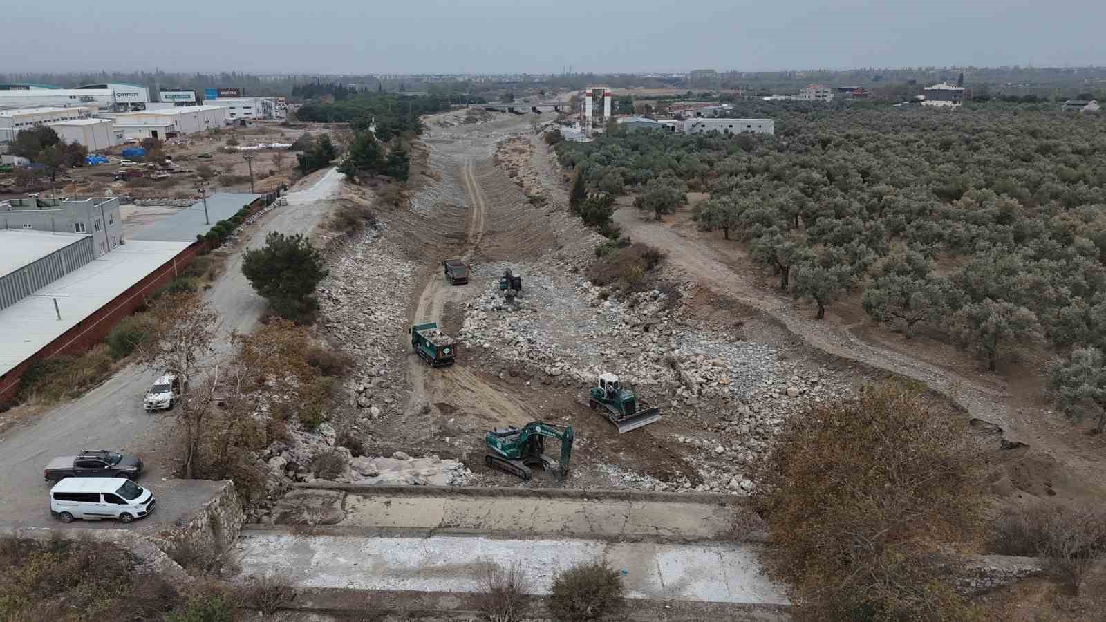 Zeytinli Çayında Islah Çalışması Yapılıyor