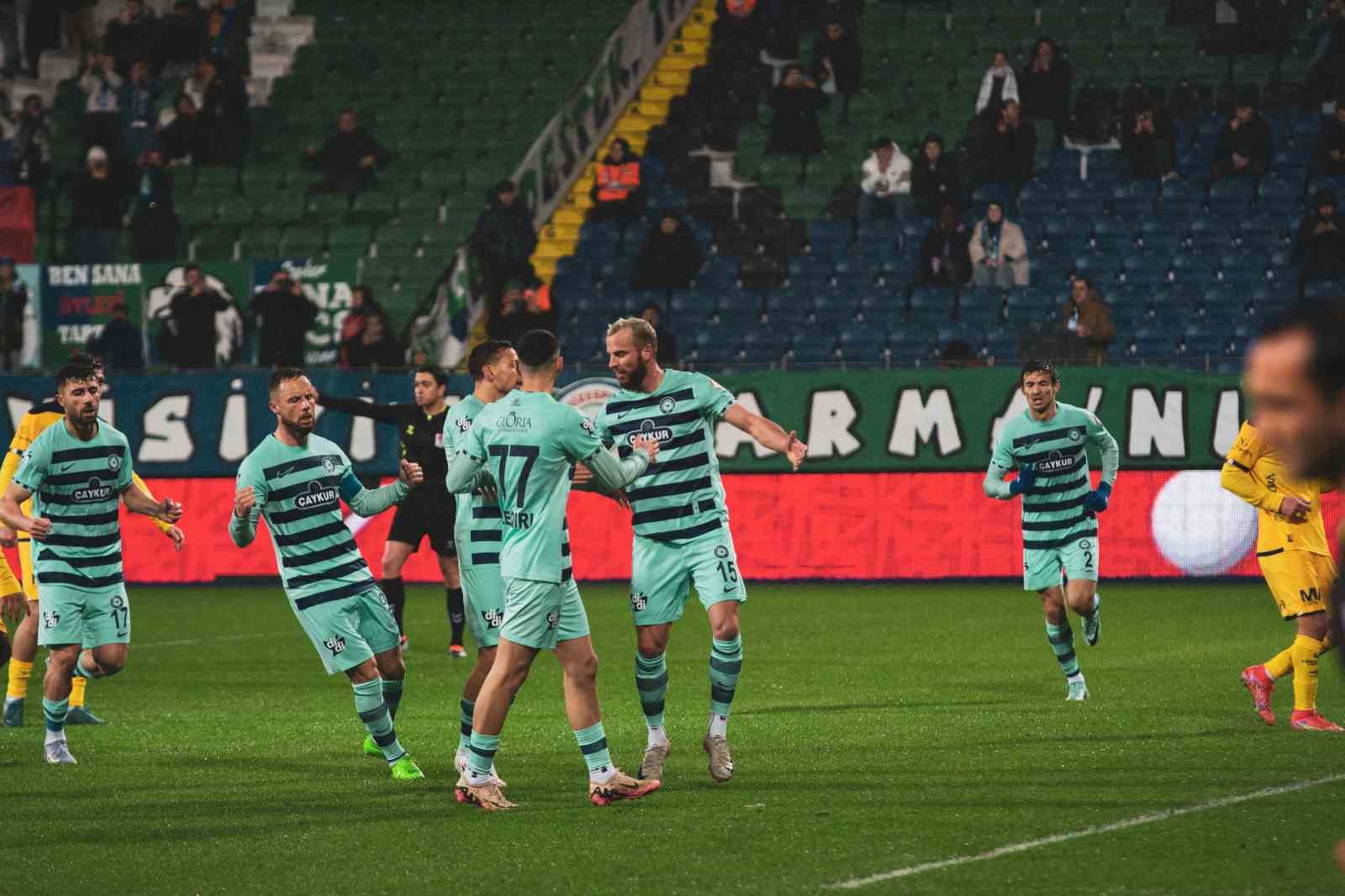 Ziraat Türkiye Kupası: Çaykur Rizespor: 2 - Mke Ankaragücü: 0 (İlk Yarı)