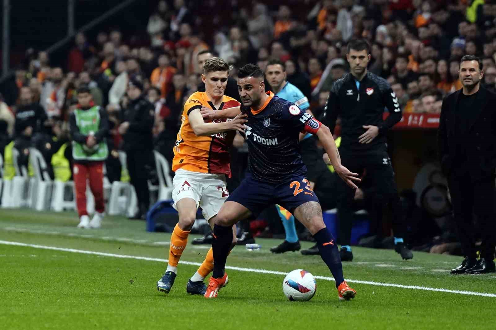 Ziraat Türkiye Kupası: Galatasaray: 0 - Başakşehir: 1 (İlk Yarı)